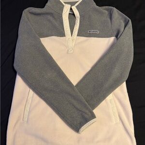 Columbia Two-Tone Gray and Cream Pullover